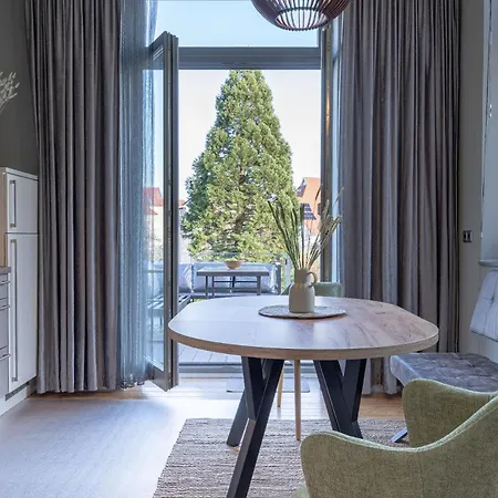 Stadtvilla Schillerblick - Garten & Terrasse * ロストック