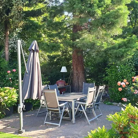 アパート Stadtvilla Schillerblick - Garten & Terrasse ロストック